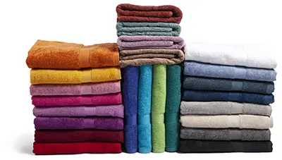 Handdukar i olika storlekar och färger med egen brodyr